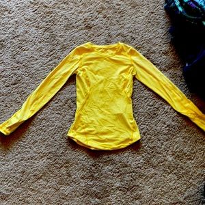 lululwmon size 4  yellow LS shirt